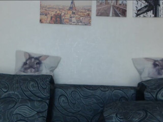 MilashkaRU blissful bitch pulls pussy