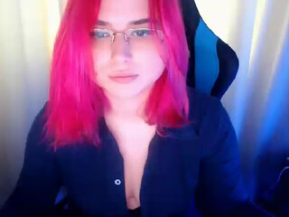 MolliaJany plump bitch massages nipples