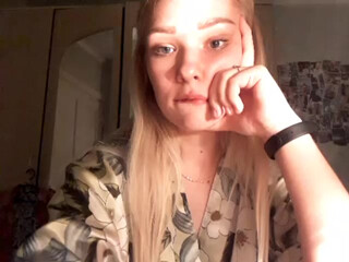 MissSunOh Tattooed girls transvestites