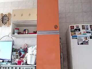 Nellyru prefers rubber toys