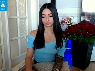 nixuasebe Busty queen