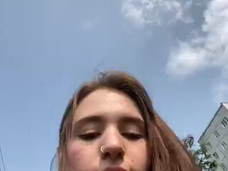 omnose Fair-haired beauty