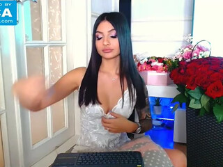 nixuasebe wonderful babe cums from a handjob