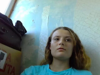 orange girl1 kinky babe posing solidly