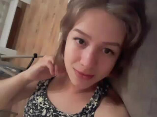 pisechkamoa wonderful woman shows big tits