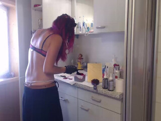 redqueen8 Young brunette