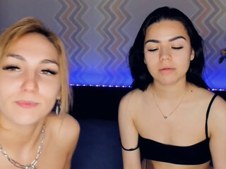 Sheena667 experienced trash hot fucks both slits