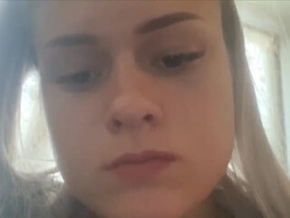 soskiisoski cute doll doll masturbates pussy