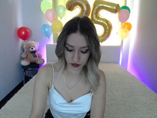 su4e4ka5555 cutie whore fucks vagina hard