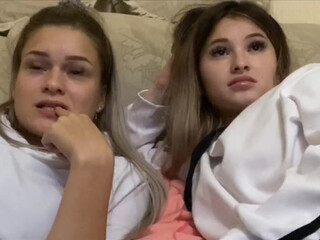 soskiisoski solid brunette masturbates shaved holes