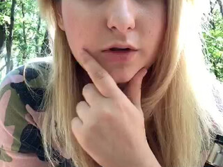 sweet warhead jerking on the bed