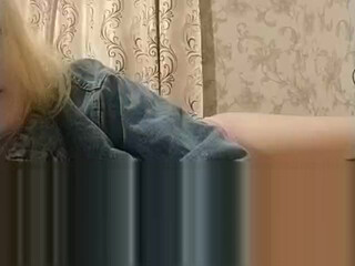 sweetiemua sexy whore masturbates with a phallus