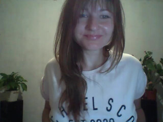 SweetKrisOh cute slut caresses the vagina with fingers