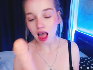 sweetyhunter mature bitch fucks both slots hard