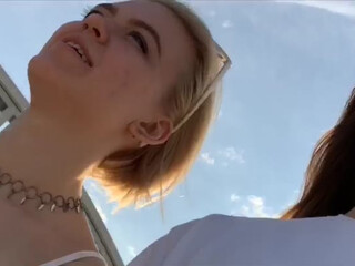 TreshGirls jerking on the bed