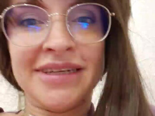 trish smile cumming heavily before webcam