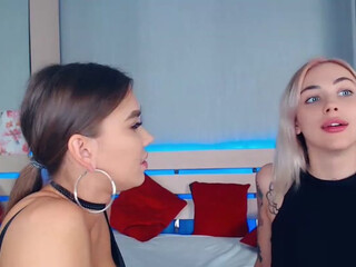 TonsyKaprina Cute babe