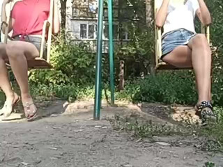 twinsdi cute slut fucks pussy with dildos