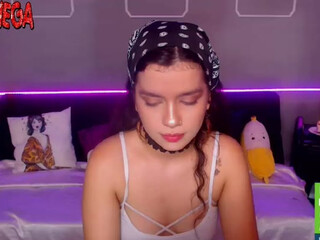 true vega cute babe exposes big tits