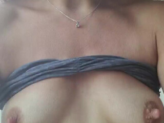 xangela88x mature chick pulls pussy