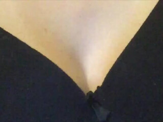 VwVwVa luxurious babe fucks pussy relish