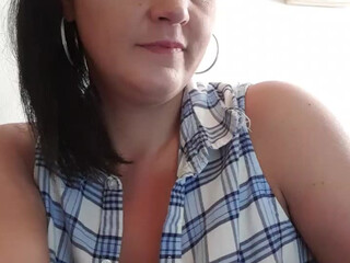 xxsquirtysamxx Charming brunette