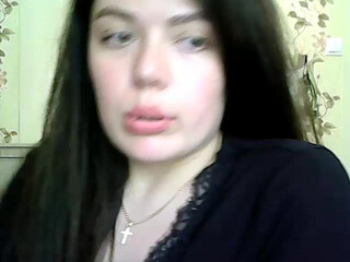 Yuliasamaya shows how deep a toy can be in your mouth