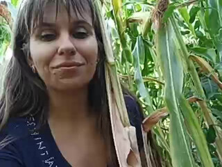 yyuulliiaaa shy mummy twirling elastic ass