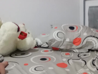 yejuxxx full breasted girl caresses shaved cunt