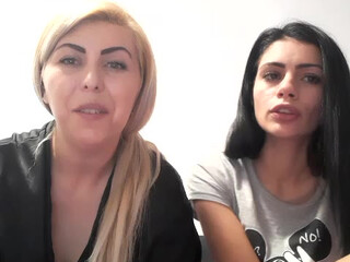 your fantasy22 titty cam girl jerks off in private e