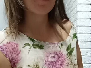 yyuulliiaaa loves to put fingers in forbidden places