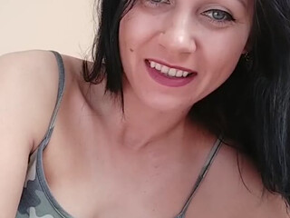 AlexaOCandy luxurious harlot poses in fr