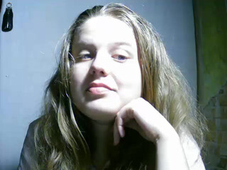 alicepussy bitch in stockings gets squirt