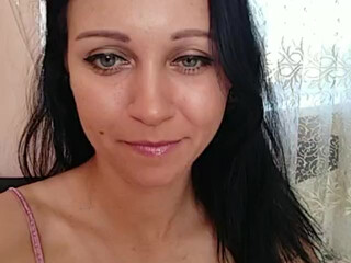 AlexaOCandy mature masturbates in front of webcam