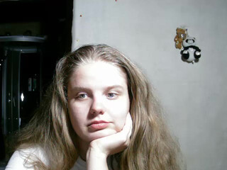 alicepussy gorgeous babe furiously fucks pussy