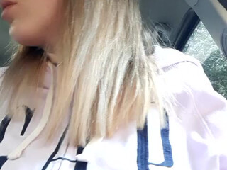 AmeliaSeen cute slut jerks her pussy on people