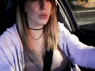 AmeliaSeen naughty lady fucks her ass hard