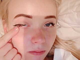 Ariel006 sexy mistress pulls pussy