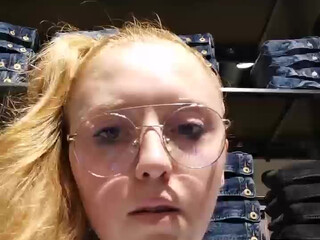 coleen1607 arranged a wet show in fries