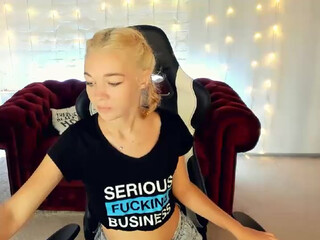 EllaSunn shy on webcam