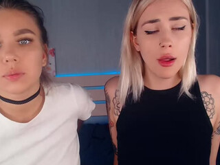 GayanaArno fucks herself on the sofa