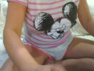 karolcia 18 shy babe fucks her cunt with a sex toy