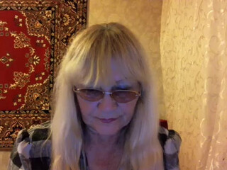 Kleopatra675 hot lady passionately pulls pussy