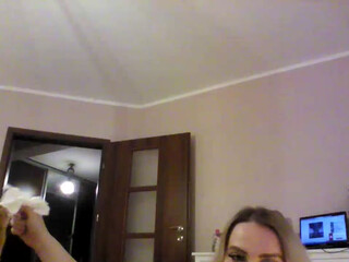 KoKo21 graceful devil with her palm rubs her vagina