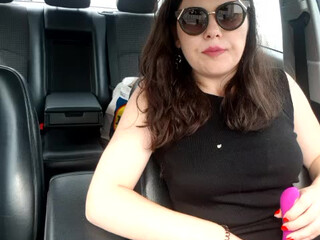 KristyMiss charming babe poses nude in front of the webcam