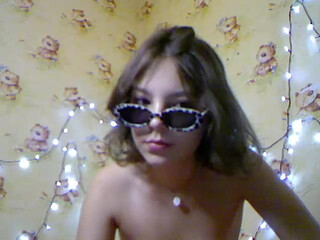 KusyaSexy tanned lady fucks her friend