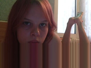 Laura-Foxy girl's insatiable pussy