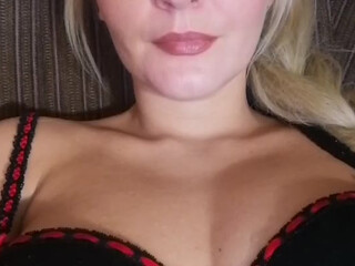 LeraZay jerking on the bed