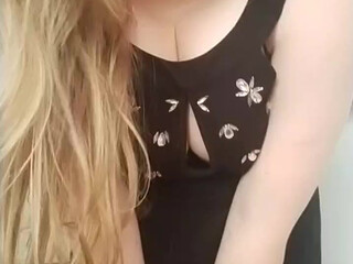 larasexgirl Sultry blonde