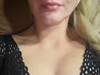 LeraZay magnificent prankster shows herself naked on the street